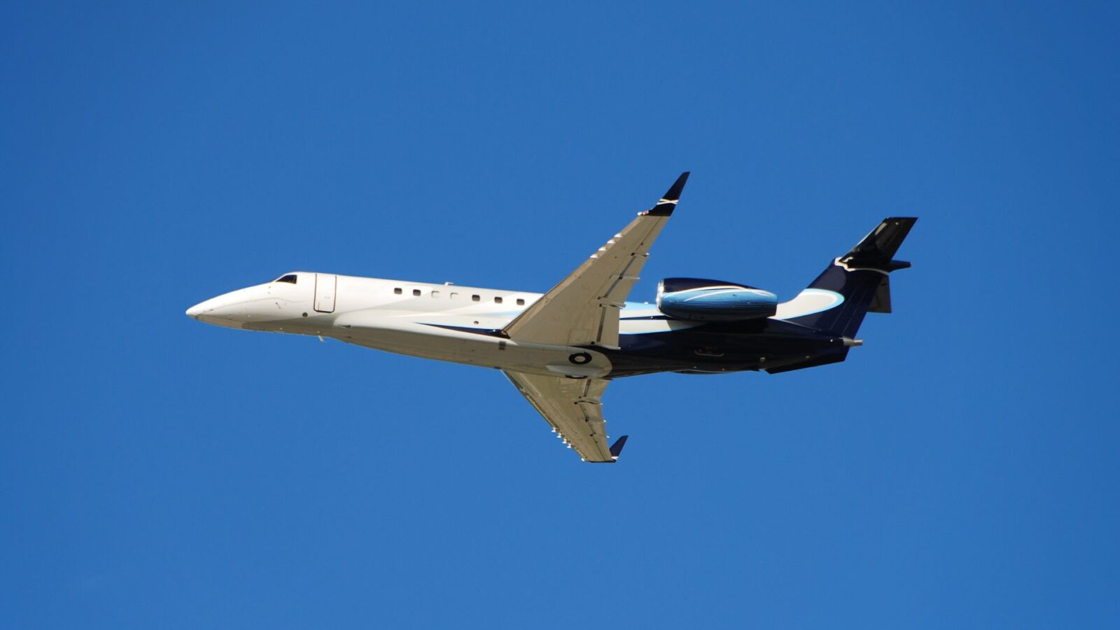 Legacy 650 Charter