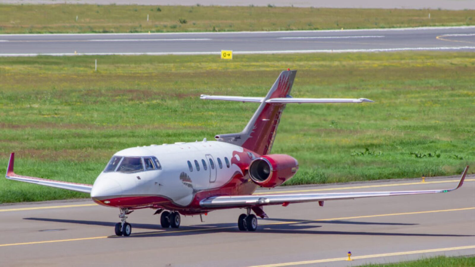 Hawker 900XP Charter