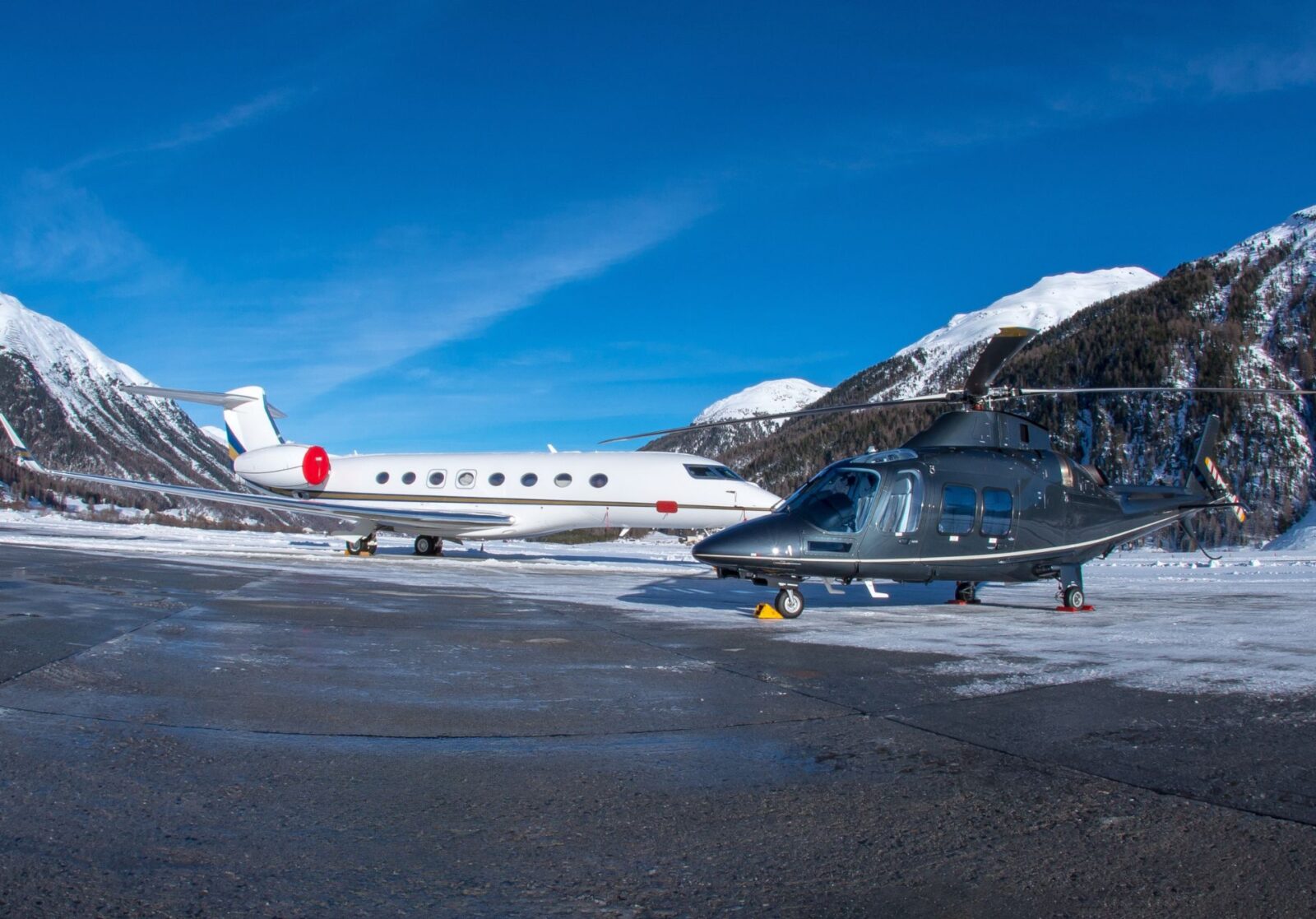 Top 11 Ski Resorts for Private Jet